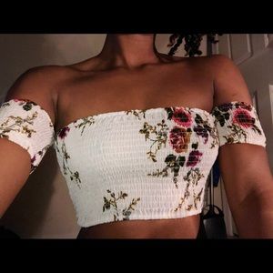Cute white/ multicolored crop top!!! Worn once 🤗